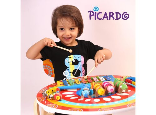 میز چوبی پیکاردو با طرح‌های زیبا و جذاب مناسب برای غذا خوردن، بازی و نقاشی و سرگرمی کودکان است