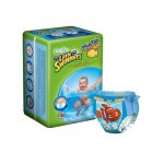 پوشک استخری Little Swimmers برند Huggies، دارای چسب های کناری جهت سهولت در بازکردن پوشک، دارای کش کمر قابل تنظیم، دارای مانع و گارد ضد نشت