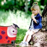 خرید چمدان کودک چرخ دار اوپس Oops در طرحها و رنگهای گوناگون با بهترین قیمت در فروشگاه ارمغان کیدز