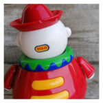 قیمت و خرید اسباب بازی عروسک دلقک چرخان تولو | Tolo در فروشگاه سیسمونی ارمغان کیدز ( ارمغان کودک پارک ملت )